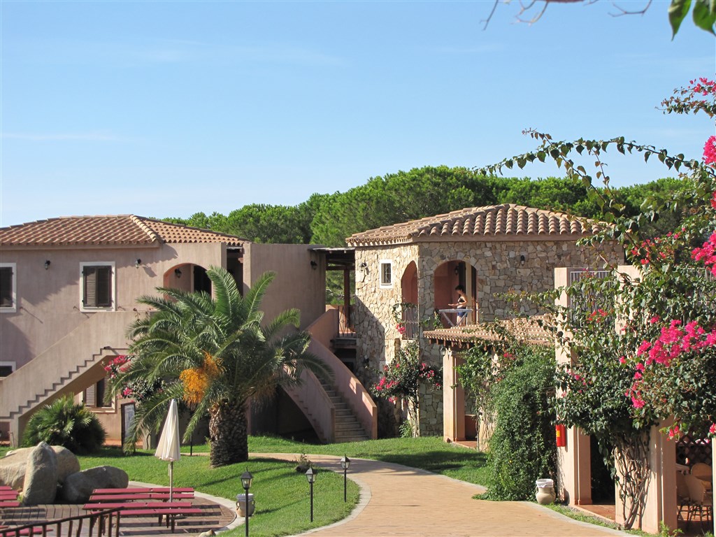 Pohled na residenci, Villasimius, Sardinia