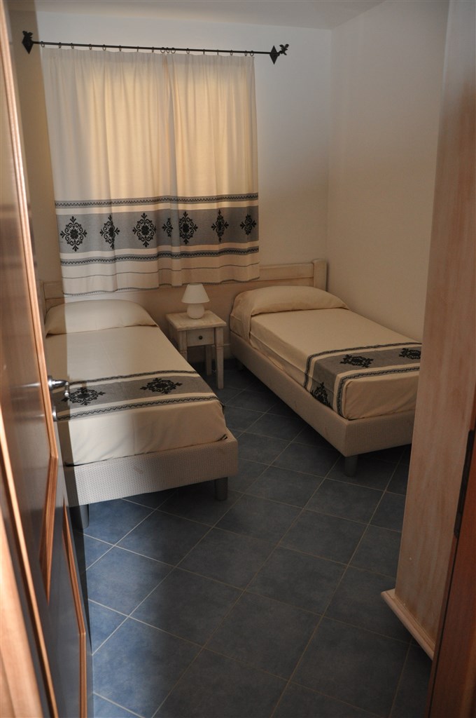 Dvoulůžková ložnice vily TRILO, Arbatax, Sardinie