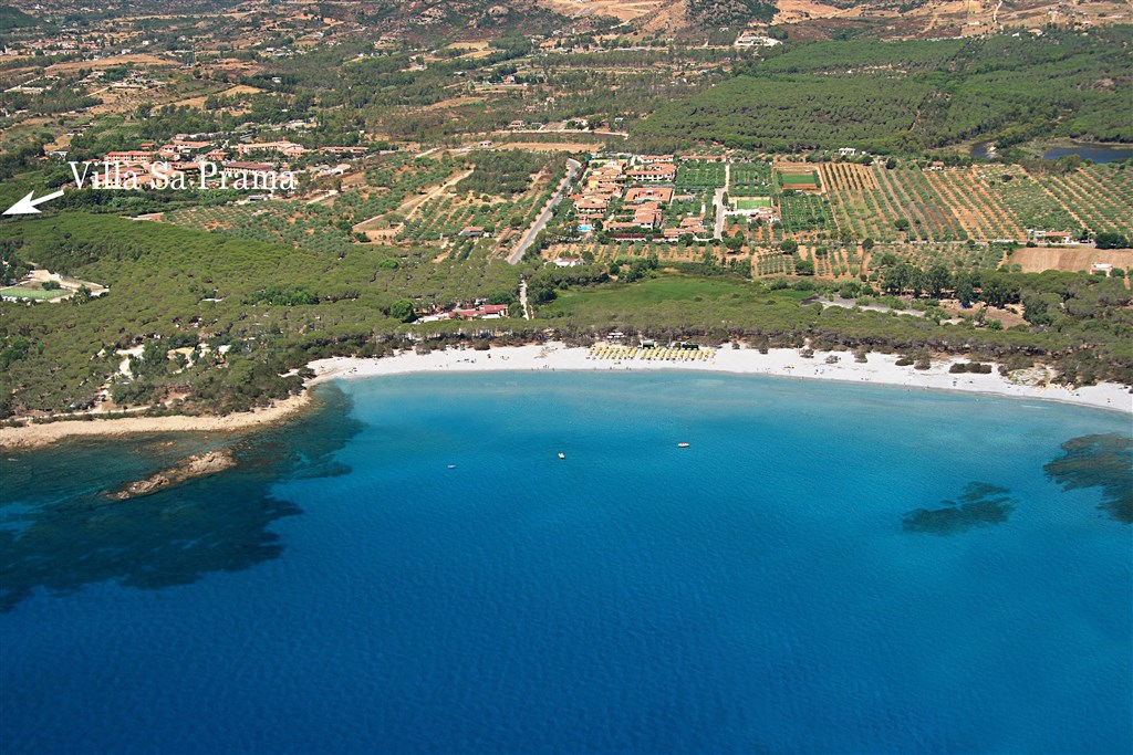 Letecký pohled na pláž, Orosei, Sardinie