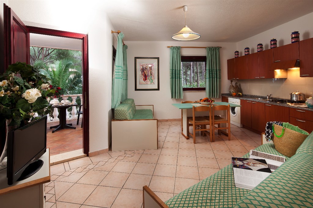 Obývací pokoj s kuchyňským koutem, Orosei, Sardinie