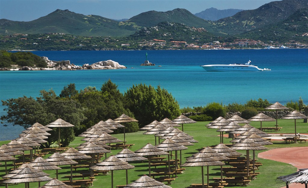 Pohled na moře, Porto Cervo, Costa Smeralda, Sardinie