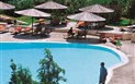 Resort Cala di Falco - Residence - Pohled na bazén a moře, Cannigone, Sardinie