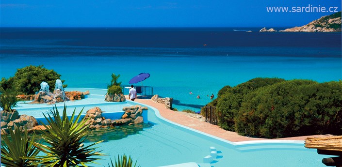 Colonna Grand Hotel Capo Testa - Výhled na bazén a moře, Capo Testa - Santa Teresa, Sardinie
