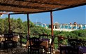 Resort Baia Cea - restaurace na pláži