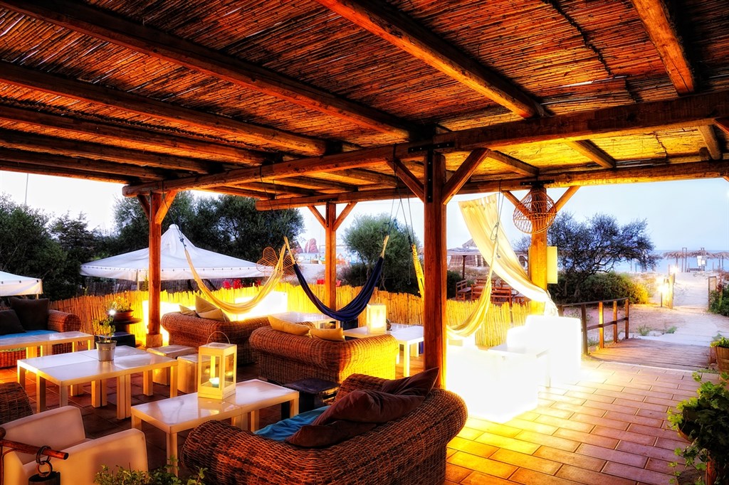 relax bar u pláže večení