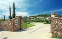 Villas Resort - Hlavní brána, Santa Giusta, Sardinie