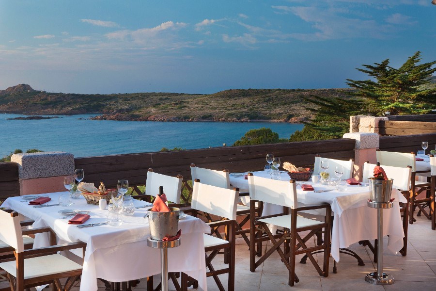 Restaurace TERRAZZA, Isola Rossa, Sardinie