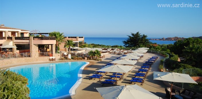 Marinedda Hotel Thalasso &  Spa - Bazén s výhledem na moře - Marinedda hotel, Isola Rossa, Sardinie