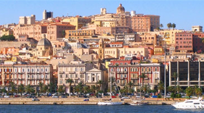 Pohled na město Cagliari (fonte: archiv)