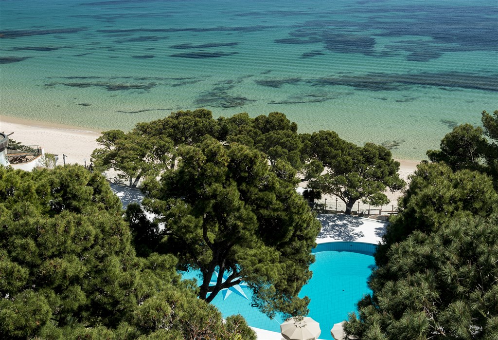 Bazén Castello s pláží, Santa Margherita di Pula, Sardinie