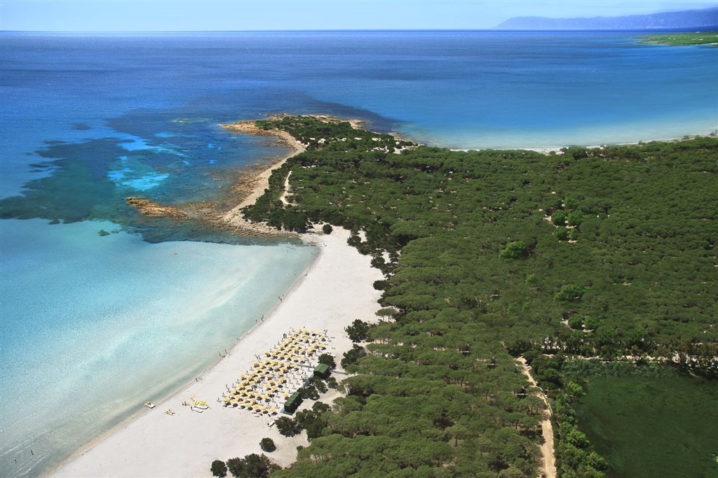 Letecký pohled, Cala Ginepro di Orosei, Sardinie