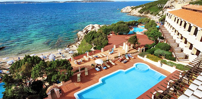 Grand Hotel Smeraldo Beach - Výhled na bazén a moře, Baja Sardinia, Sardinie