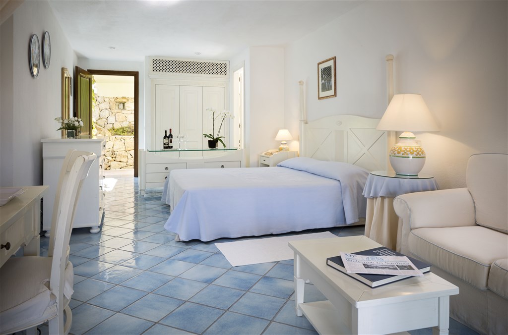 Pokoj JUNIOR SUITE,  Baja Sardinia, Sardinie