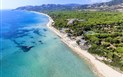 Forte Village Resort - Le Palme - Letecký pohled na hotelovou pláž, Santa Margherita di Pula, Sardinie