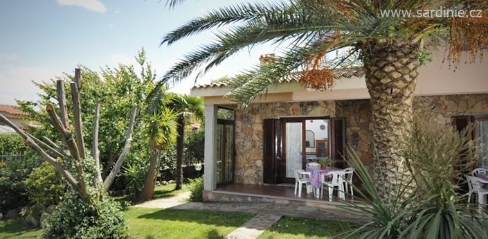Apartmány Sole - Pohled na apartmány ze zahrady, San Teodoro, Sardinie