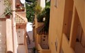 COSTA SMERALDA - Ulička Porto Cerva