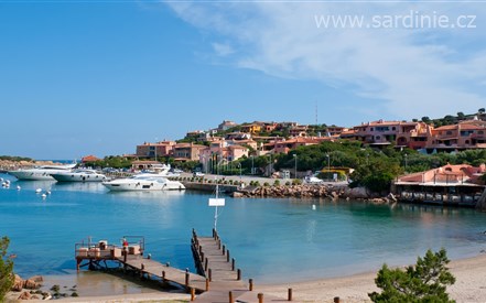 COSTA SMERALDA - Molo v centru Porto Cerva