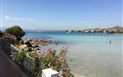 Hotel Gabbiano Azzurro - Mělké moře u hotelové pláže, Golfo Aranci, Sardinie