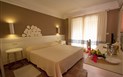 Lantana Resort Hotel - Pokoj Standard, Pula, Sardinie