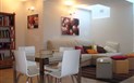 Vila Eleonora - Multifunkční společenský prostor v suterénu se střešními okny, Pula, Sardinie