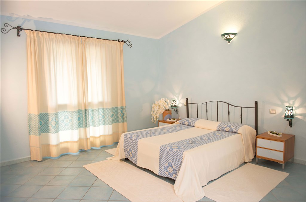 Pokoj, Posada, Sardinie