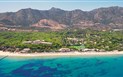 Forte Village Resort - Hotel Castello - Letecký pohled na pláž a resort, Santa Margherita di Pula, Sardinie