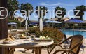 Lantana Resort - Hotel - Lehký oběd u bazénu, Pula, Sardinie