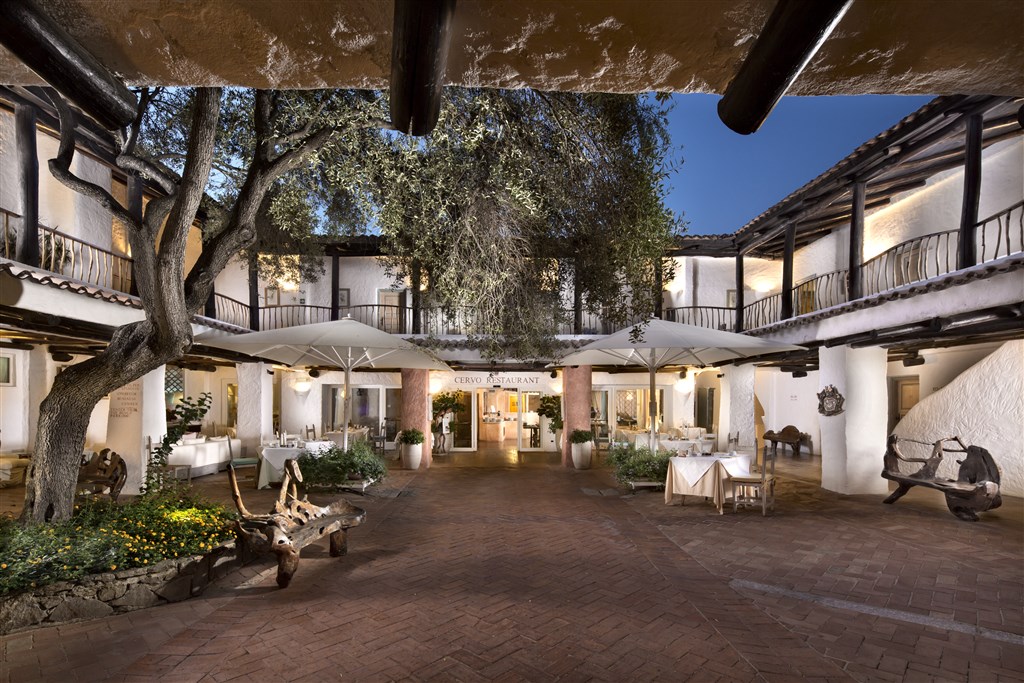 Patio, Porto Cervo, Sardinie