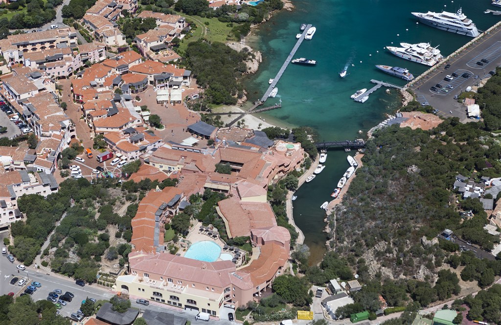 Letecký pohled, Porto Cervo, Sardinie