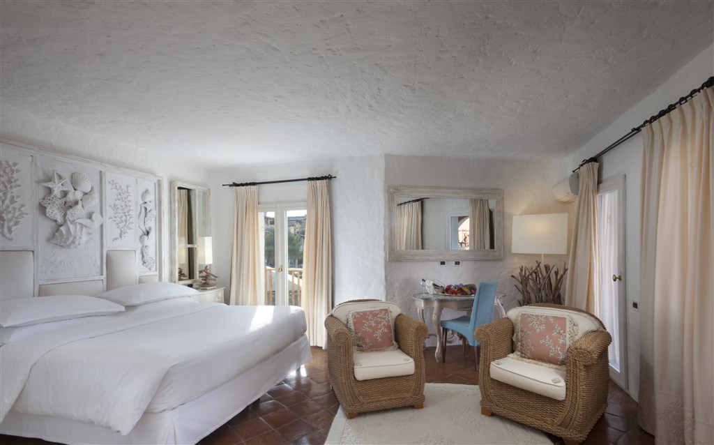 Ložnice ROYAL SUITE, Porto Cervo, Sardinie