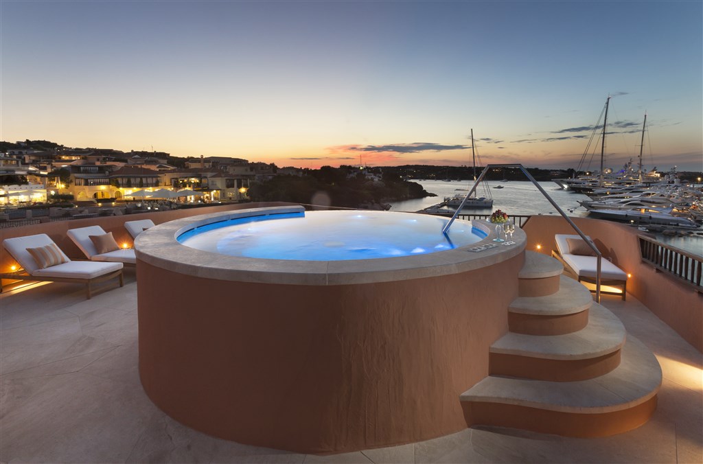 Soukromý bazén prezidentského SUITE, Porto Cervo, Sardinie