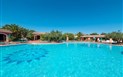 Futura Club Alba Dorata - Pohled od bazénu, Orosei, Sardinie