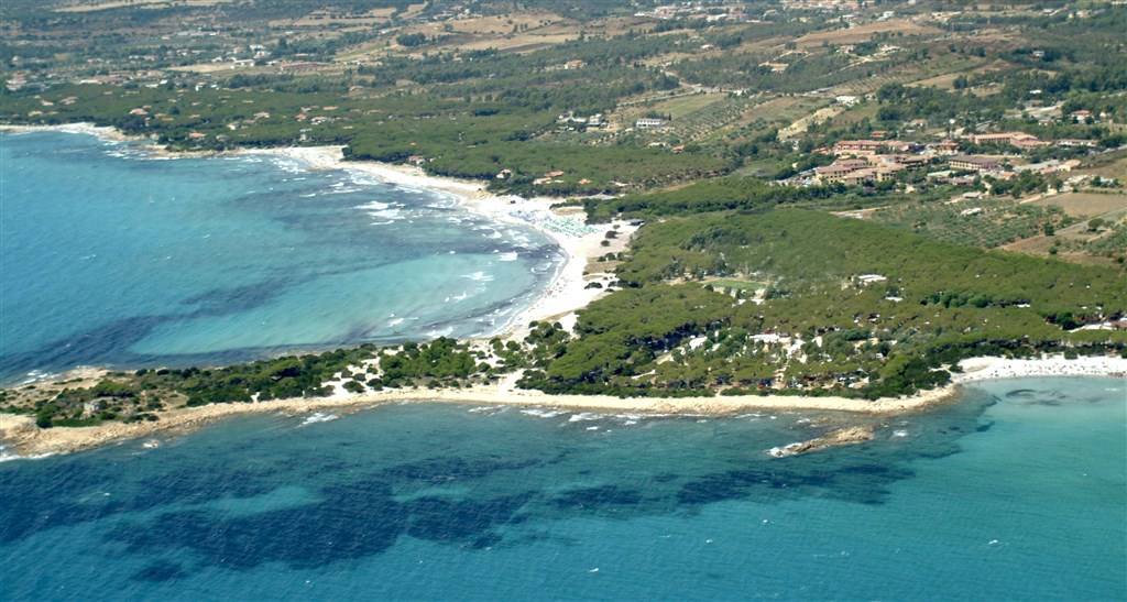 Letecký pohled, Cala Liberotto, Sardinie