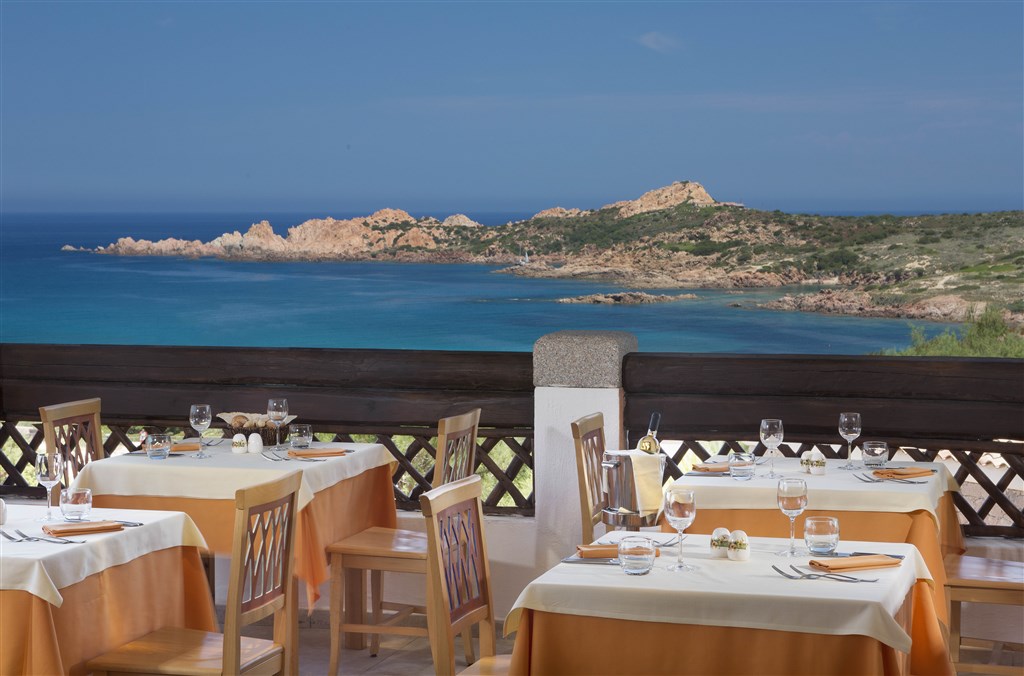 Restaurace PETRA RUJA, Isola Rossa, Sardinie