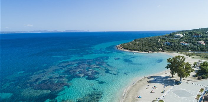 Lu´ Hotel Maladroxia - Letecký pohled na pláž, Maladroxia, Sardinie