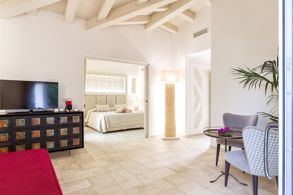 Obývací místnost JUNIOR SUITE, Cardedu, Sardinie