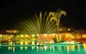 Perdepera Resort - Bazén v noci, Marina di Cardedu, Sardinie
