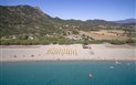 Perdepera Resort - Perdepera pláž - pohled z moře, Marina di Cardedu, Sardinie