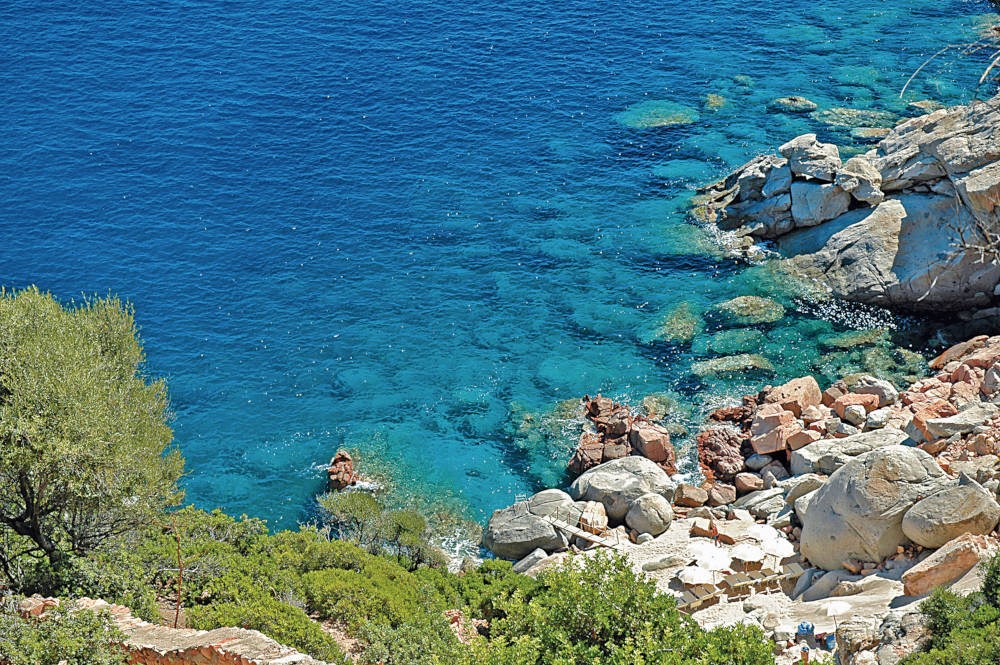 Skalnaté pobřeží, Arbatax, Sardinie