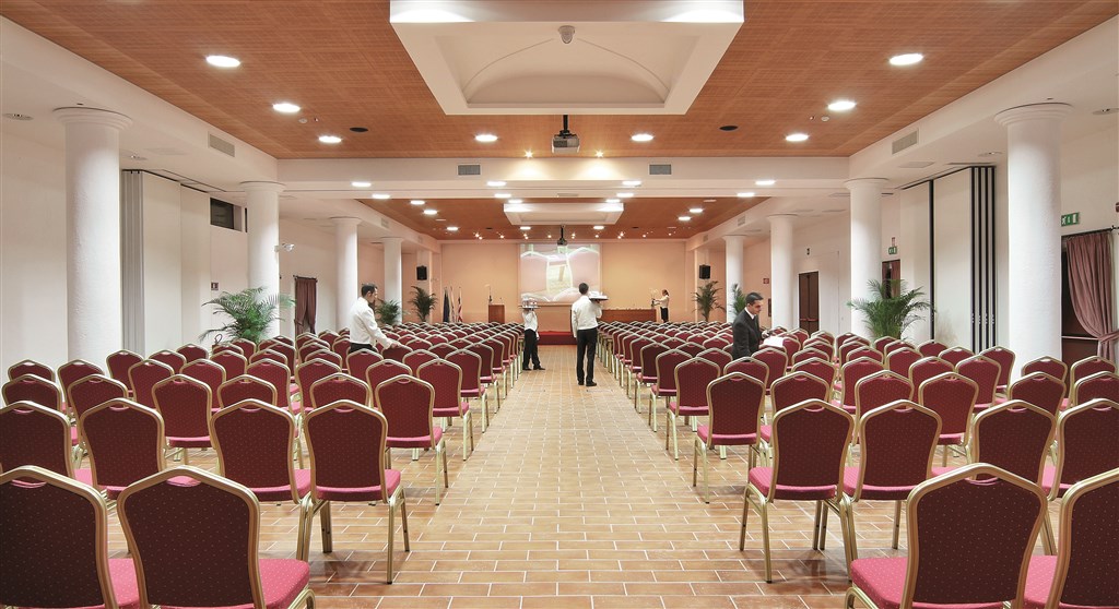 Konferenční centrum, Porto Cervo, Costa Smeralda, Sardinie