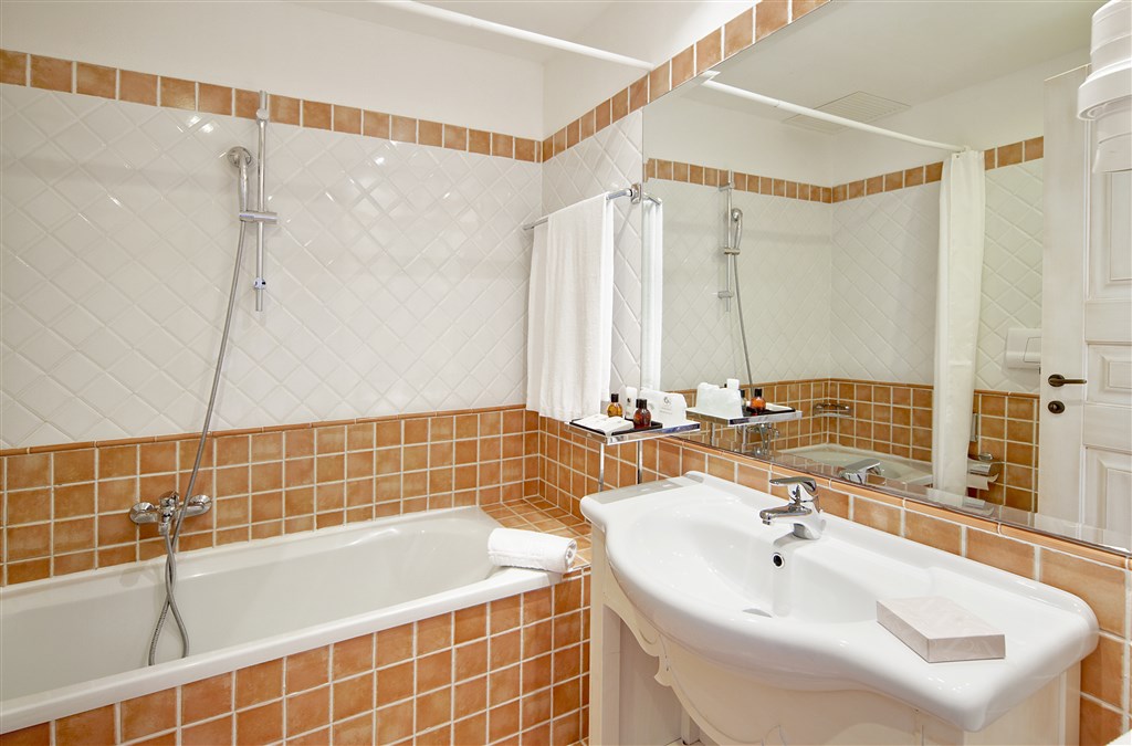 Koupelna pokoje, Capo Testa - Santa Teresa, Sardinie