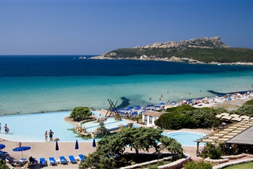 Výhled na bazén a moře, Capo Testa - Santa Teresa, Sardinie