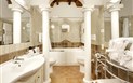 Colonna Resort - Koupelna v pokoji DELUXE, Porto Cervo, Costa Smeralda, Sardinie