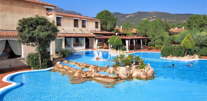 Colonna Du Golf - Bazén, Golfo di Cugnana, Costa Smeralda, Sardinie