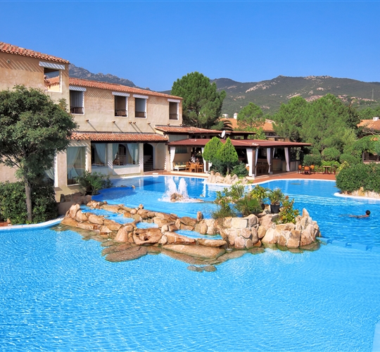 Bazén, Golfo di Cugnana, Costa Smeralda, Sardinie