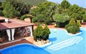 Colonna Du Golf - Pohled na bar u bazénu, Golfo di Cugnana, Costa Smeralda, Sardinie