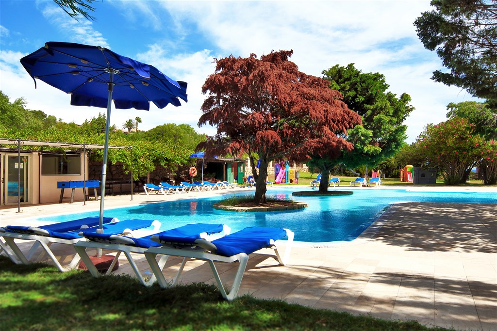 Bazén v hotelové části Sporting, Porto Cervo, Costa Smeralda, Sardinie